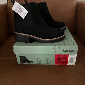 Kensie Black Ankle Booties with Chunky Heel